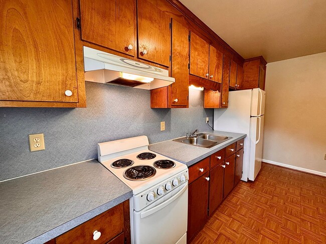 Building Photo - Location, Community, & Quality Living. It Starts Here in this 2 Bedroom Duplex!
