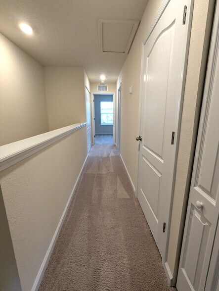 Building Photo - 4064 Oak Mill Rd