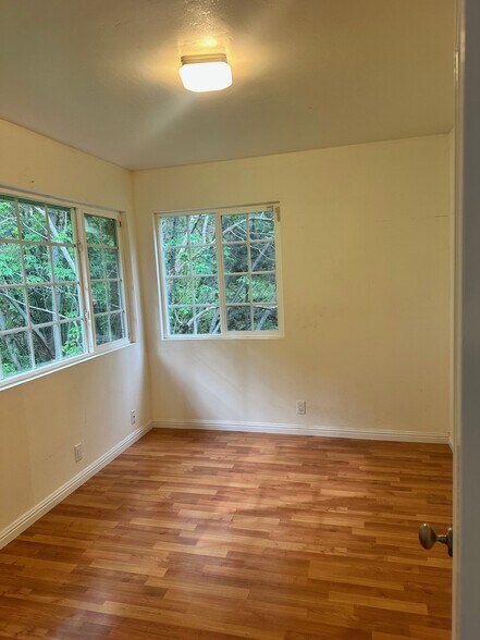 Building Photo - 16220 Greenwood Ln