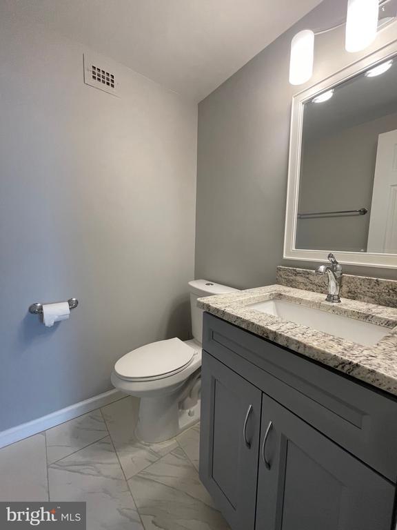 Building Photo - 3245 Rio Dr