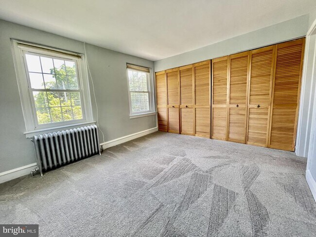 Building Photo - 217 West Ave