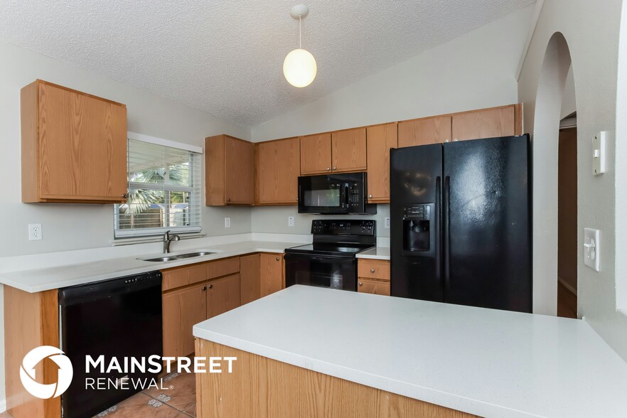 Building Photo - 285 Hearth St SW