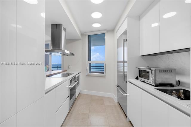 Building Photo - 808 Brickell Key Dr