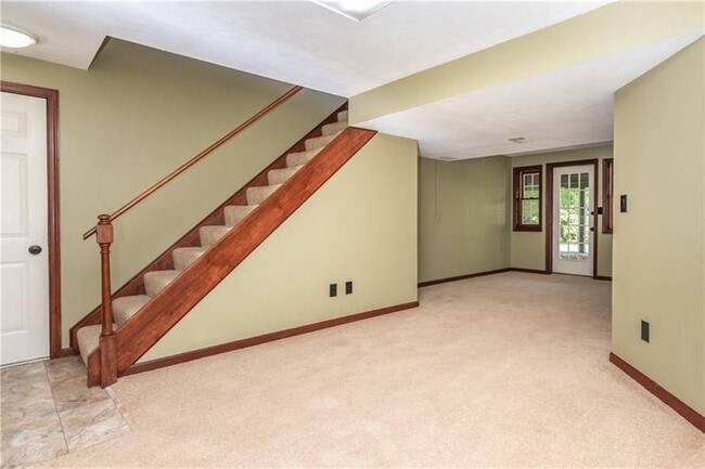 Building Photo - 238 Cumberland Dr