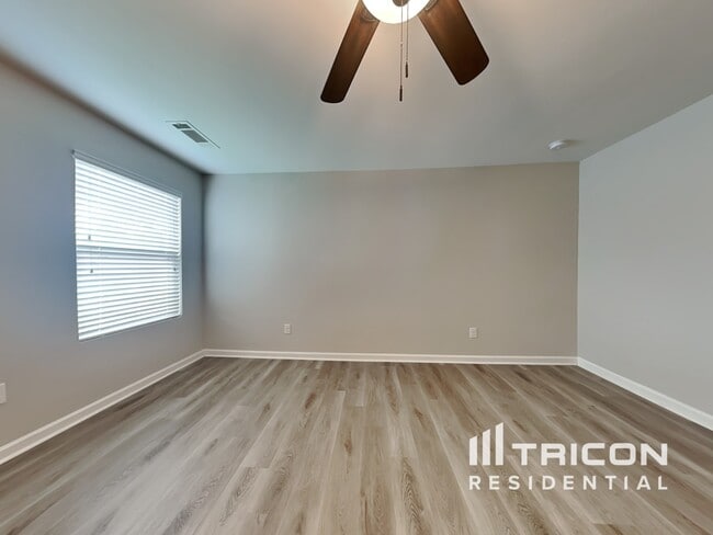 Building Photo - 2362 Clapton Ct