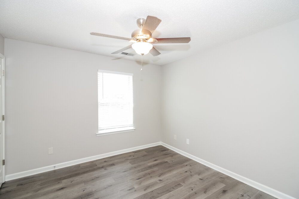 Building Photo - 9961 Fox Run Dr
