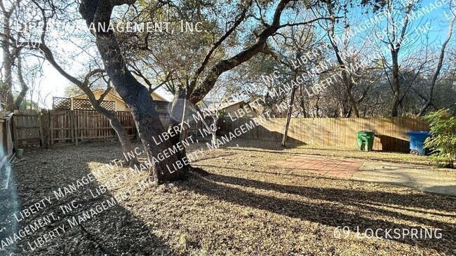 Building Photo - 69 Lockspring-