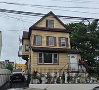 Building Photo - 14 S High St
