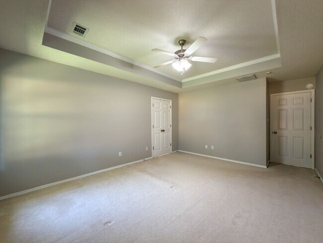 Building Photo - 6409 Fallstone Rd