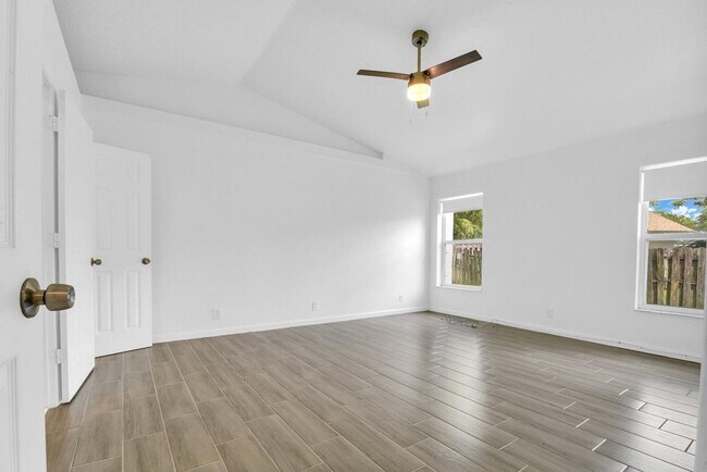 Building Photo - 13729 Yarmouth Dr