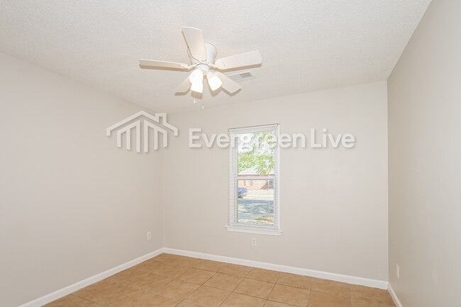 Building Photo - 261 Gracewood St