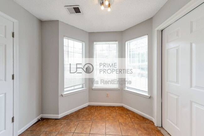 Building Photo - 1072 Victory Dr SW