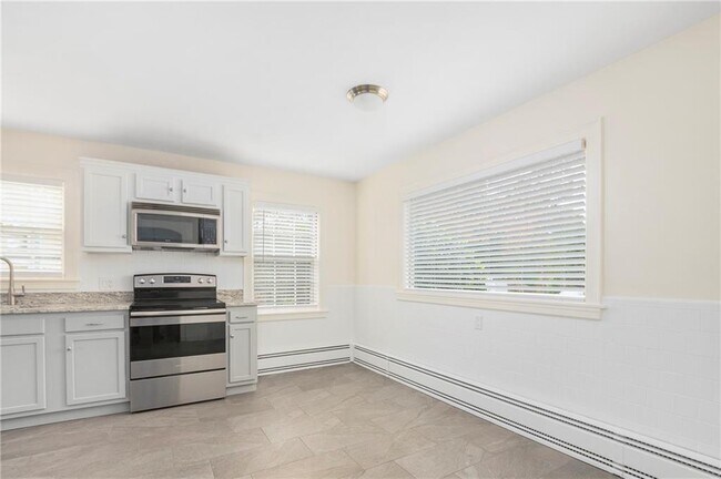 Building Photo - 286 Westcott Rd