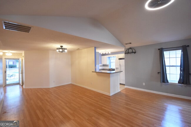 Building Photo - 715 S Fairfield Dr