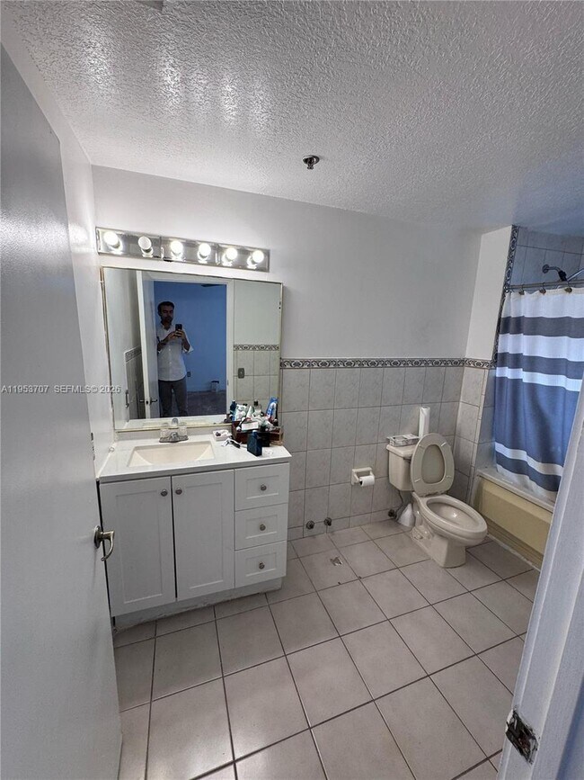 Building Photo - 9008 Collins Ave