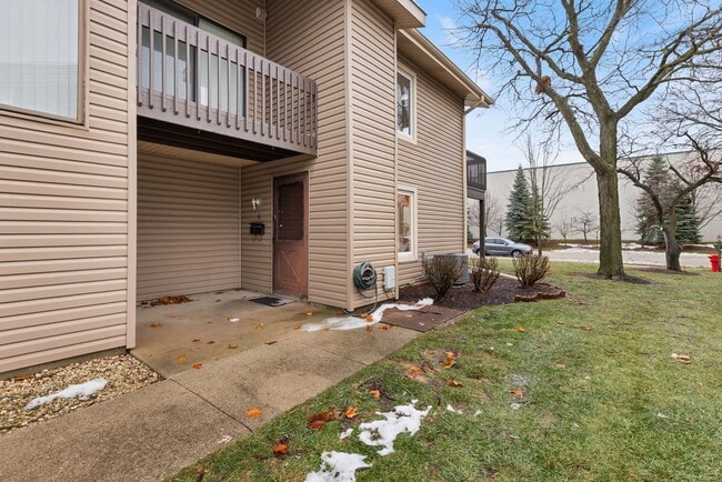 Building Photo - 1353 Kingsbury Dr