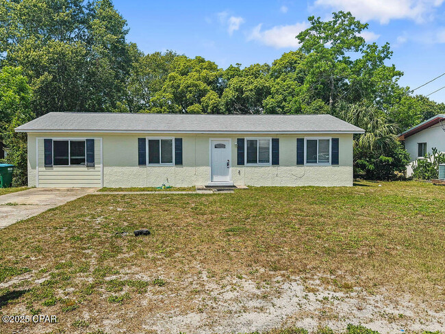 Primary Photo - 137 Heather Dr