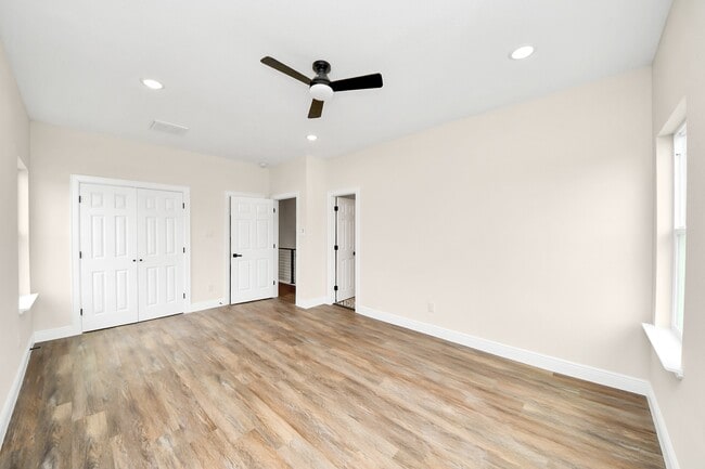 Building Photo - 3810 Hiford Dr