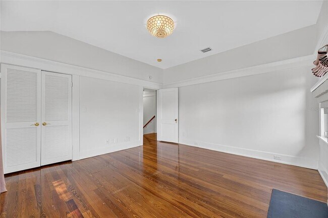 Building Photo - 3003 W Harbor View Ave