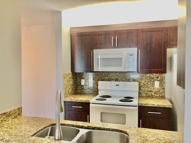 Building Photo - 150 Santa Clara Dr