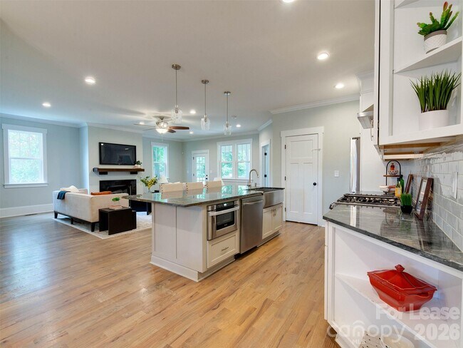 Building Photo - 326 State St