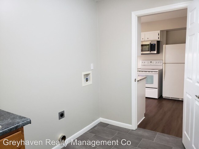 Building Photo - 3 br, 2.5 bath House - 4461 Suhrie Rd