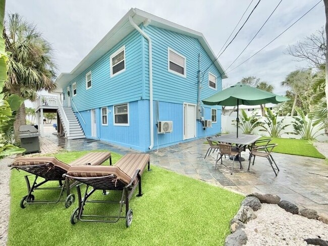 Building Photo - 15613 Gulf Blvd