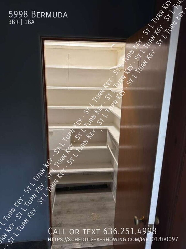 Building Photo - 5998 Bermuda-