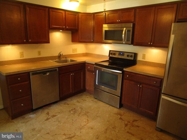 Building Photo - 5606 Devon Ct