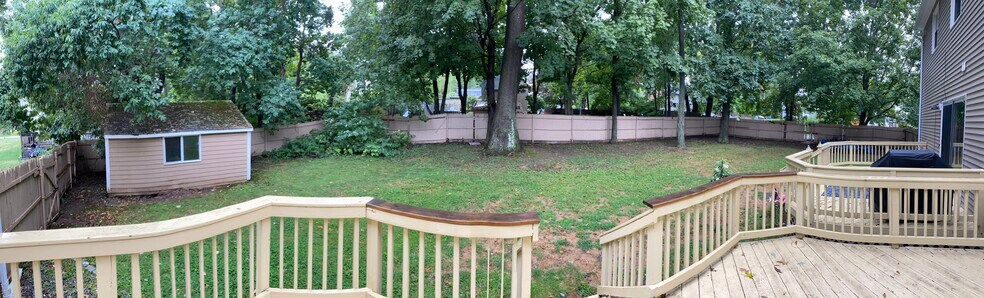 Backyard panorama - 513 Tidewater Dr