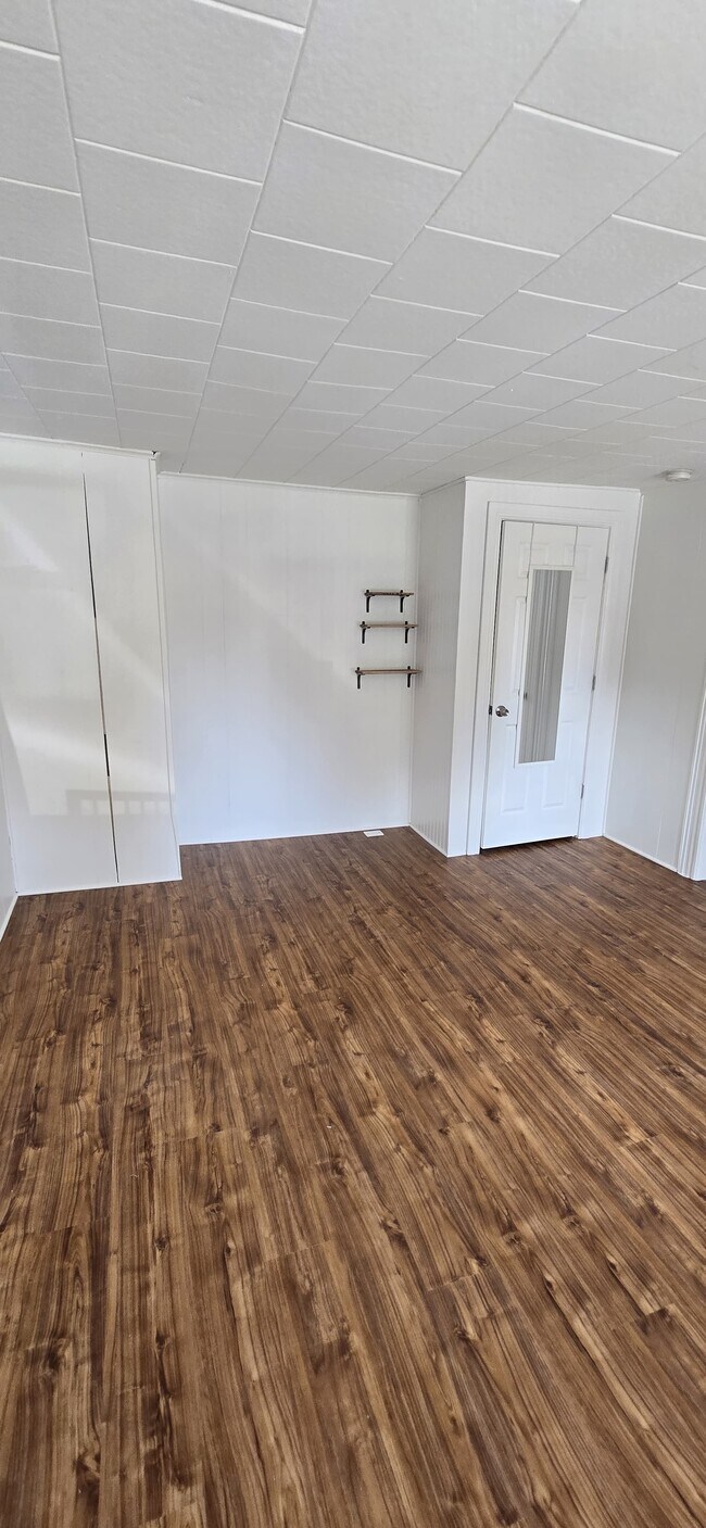 Building Photo - 214 N State St