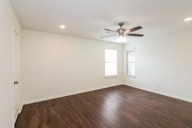 Building Photo - 29622 Legends Bluff Dr