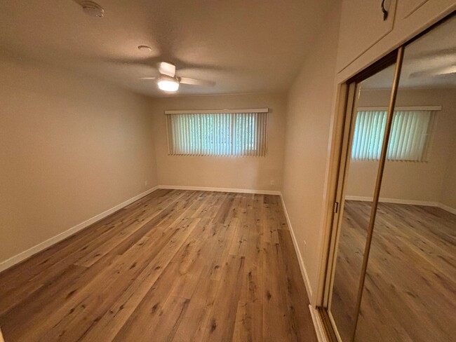 Building Photo - 2 Bedroom Sherman Oaks Condo for Rent!