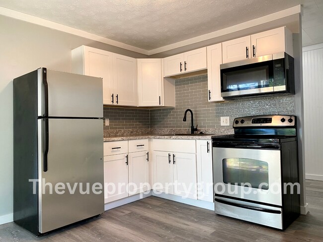 Building Photo - NO RENT until 2026! Lock in your new home now and enjoy the rest of the year rent-free! The depos...