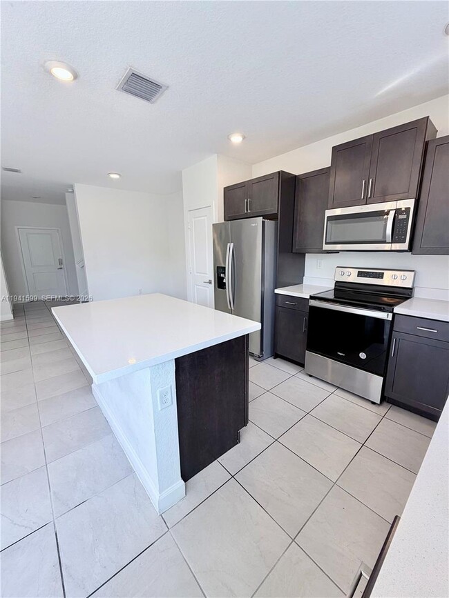 Building Photo - 2418 SE 10th St