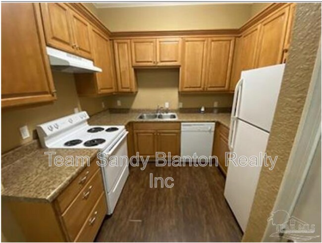 Building Photo - 7071 Lake Joanne Dr