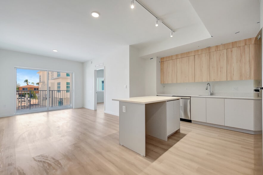 Building Photo - 1721 N J Ter