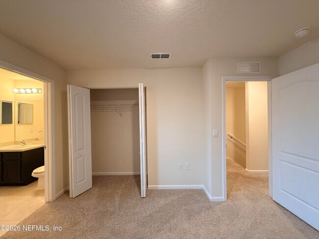 Building Photo - 246 Aralia Ln