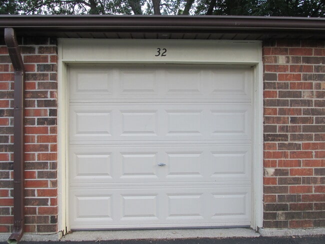 Building Photo - 429 Berkshire Dr