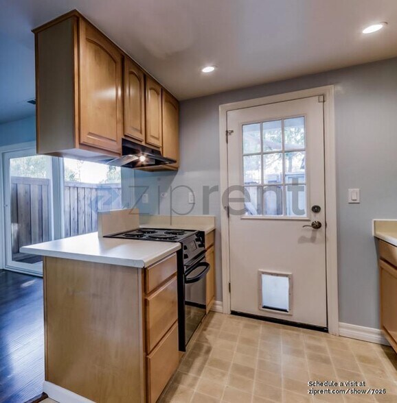 Building Photo - 70 Fountainhead Ct