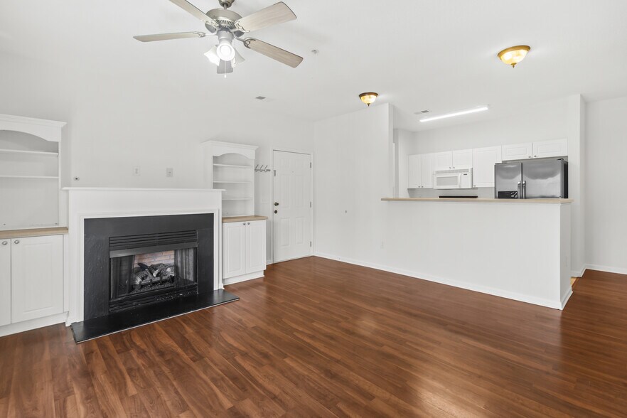 Building Photo - 622 McKenna Cir