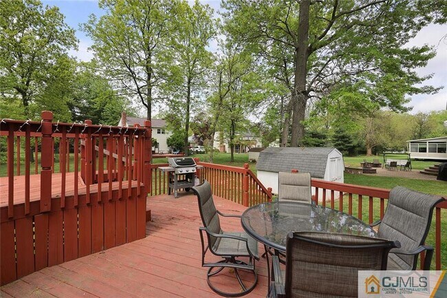 Building Photo - 160 Buttonwood Dr