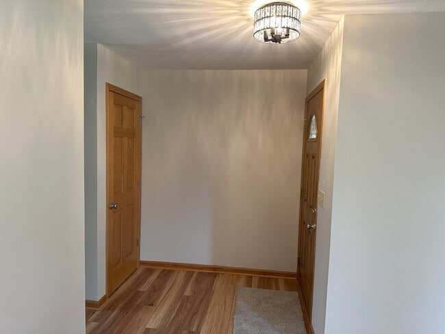 Building Photo - Beautifully Remodeled 3-Bedroom Home with ...