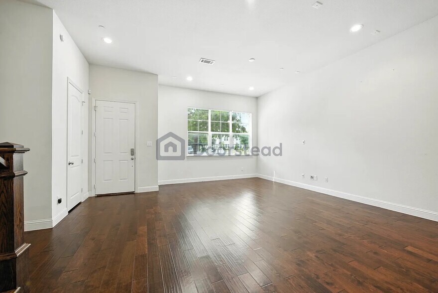 Building Photo - 2518 Plumas Dr