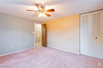 Building Photo - 472 Gresham Dr