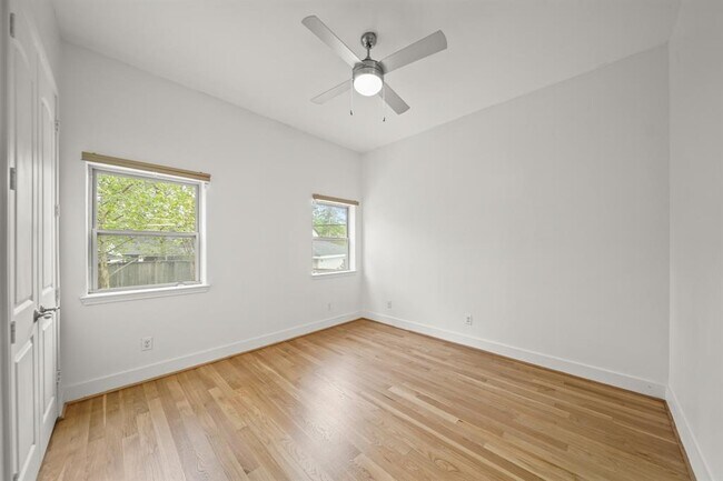 Building Photo - 9714 Braesmont Dr