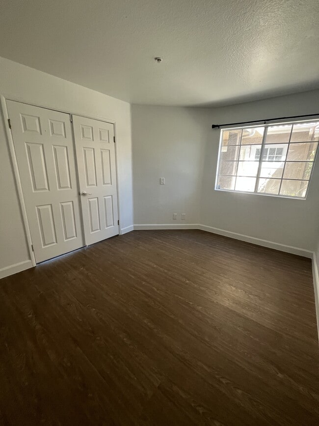 Building Photo - 1460 Elegante Ct