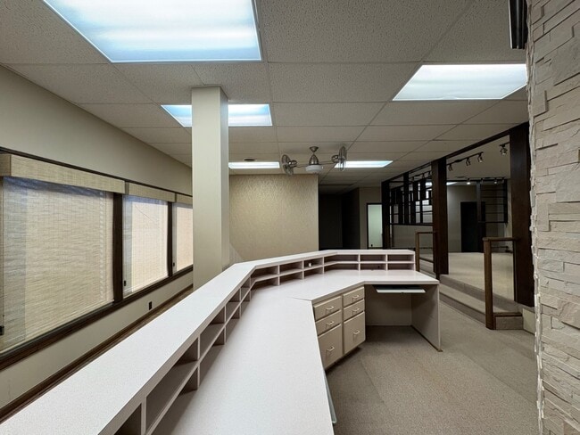 Building Photo - 1207 W Main St