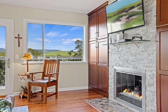 Building Photo - 3035 Ribera Rd