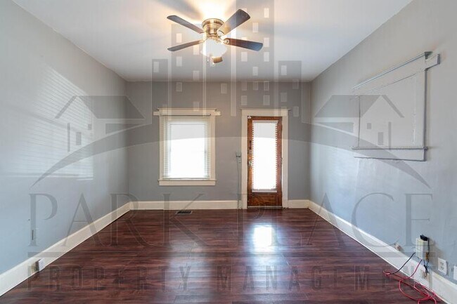 Building Photo - 734 E Morris St